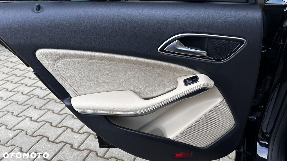 Mercedes-Benz CLA - 25