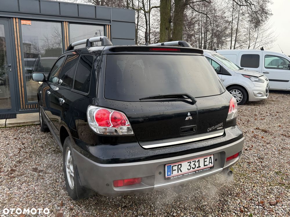 Mitsubishi Outlander 2.0 4WD Intense - 10