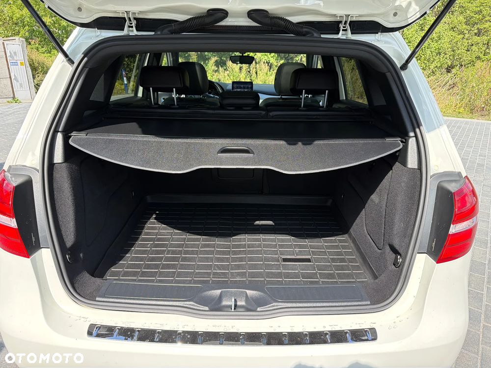Mercedes-Benz Klasa B 250 4-Matic Style - 21