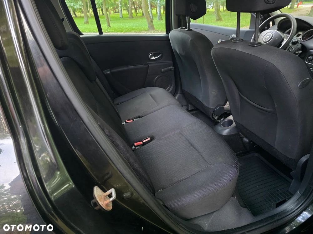 Renault Clio 1.6 16V Expression - 14