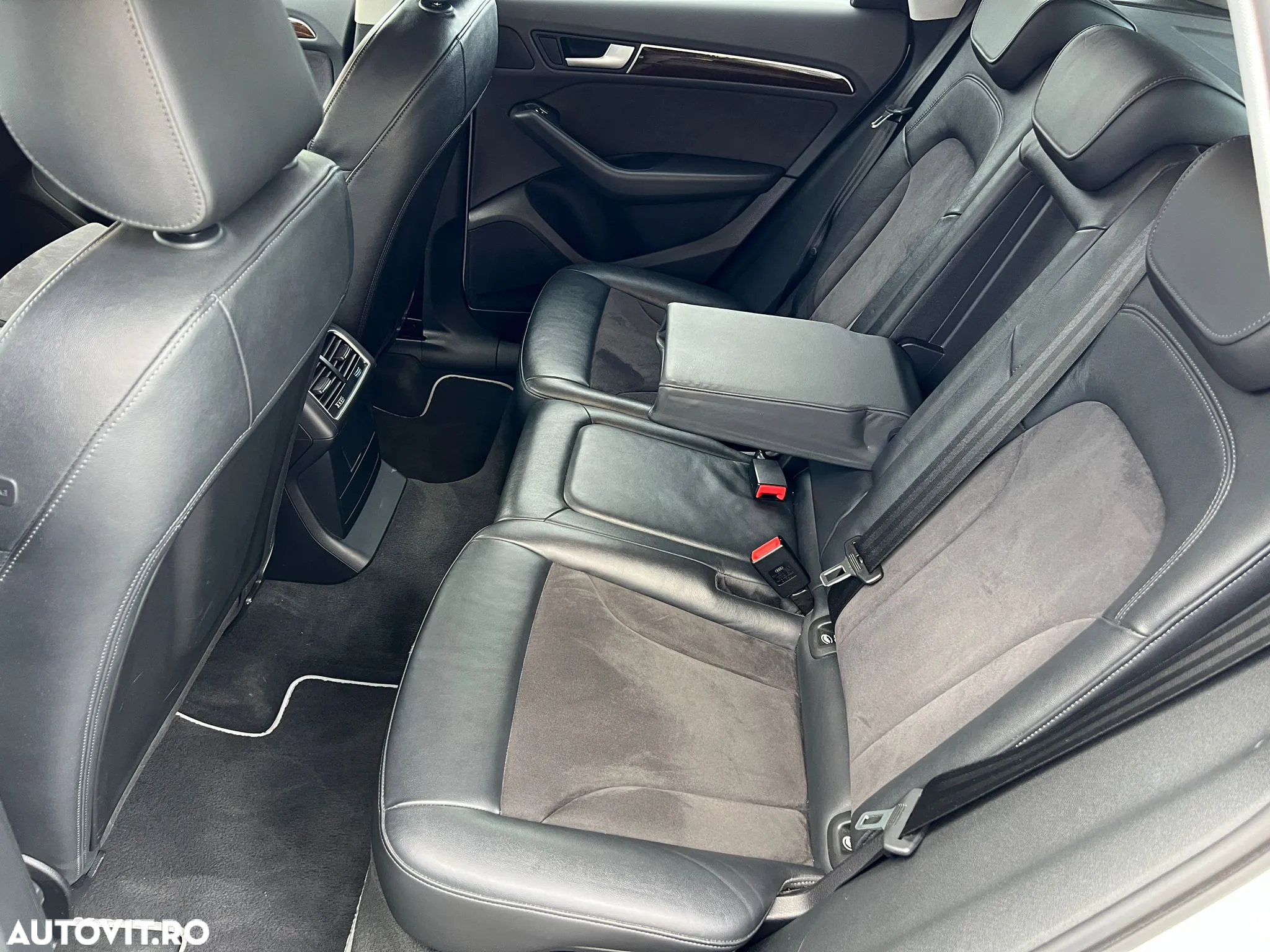 Audi Q5 2.0 40 TDI quattro S tronic Basic - 8