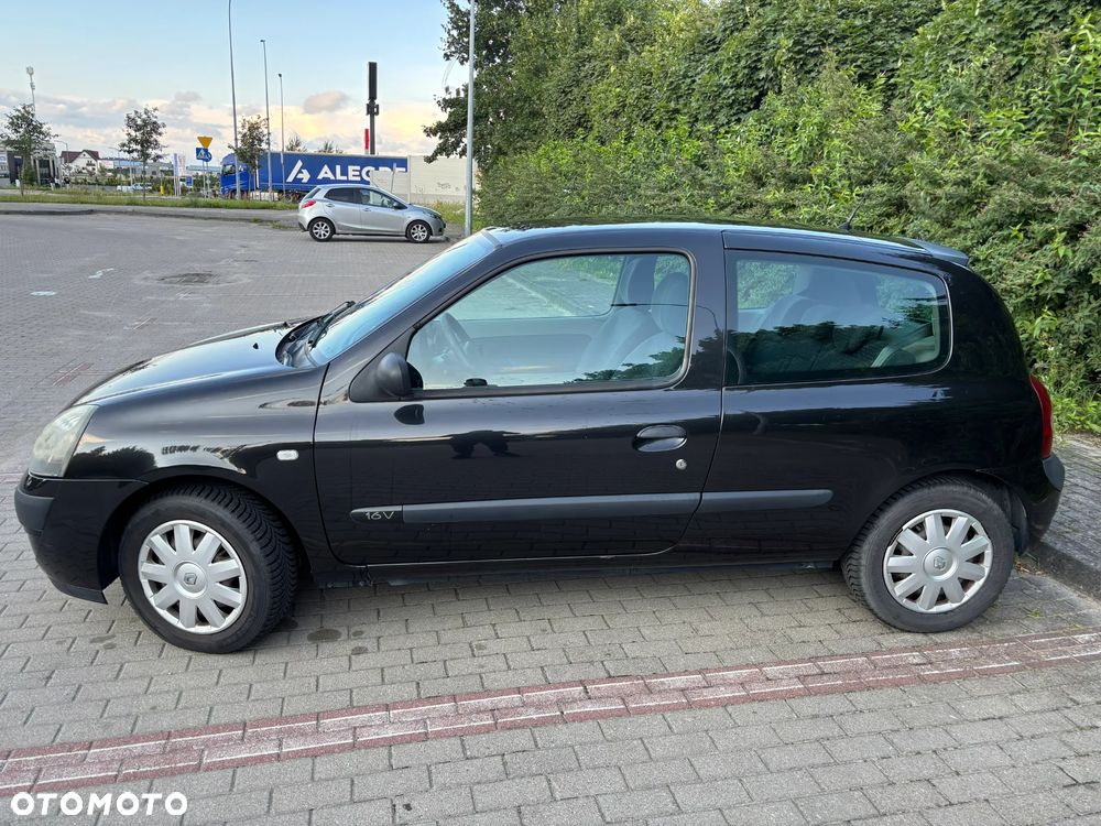 Renault Clio - 17