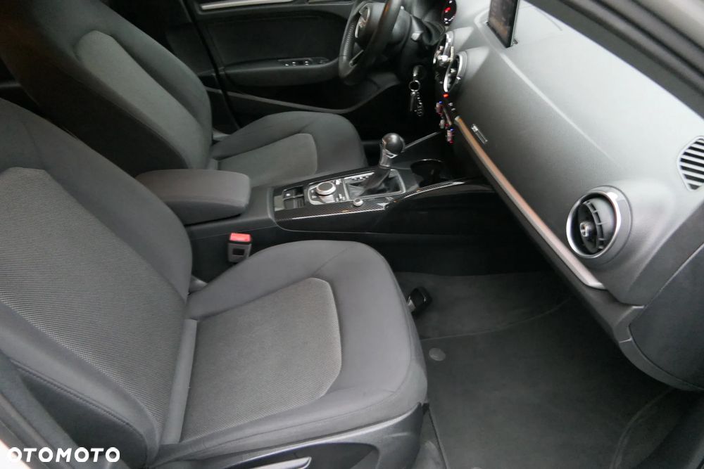 Audi A3 Limousine 1.6 TDI S tronic design - 22
