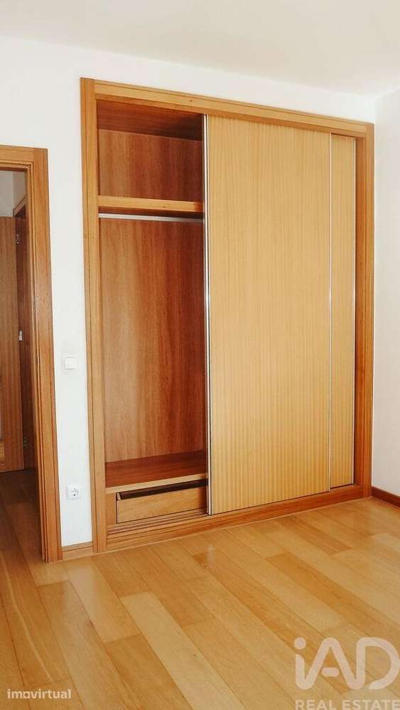 Apartamento T2 em Santa Maria da Feira, Travanca, Sanfins e Espargo de - Grande imagem: 2/5