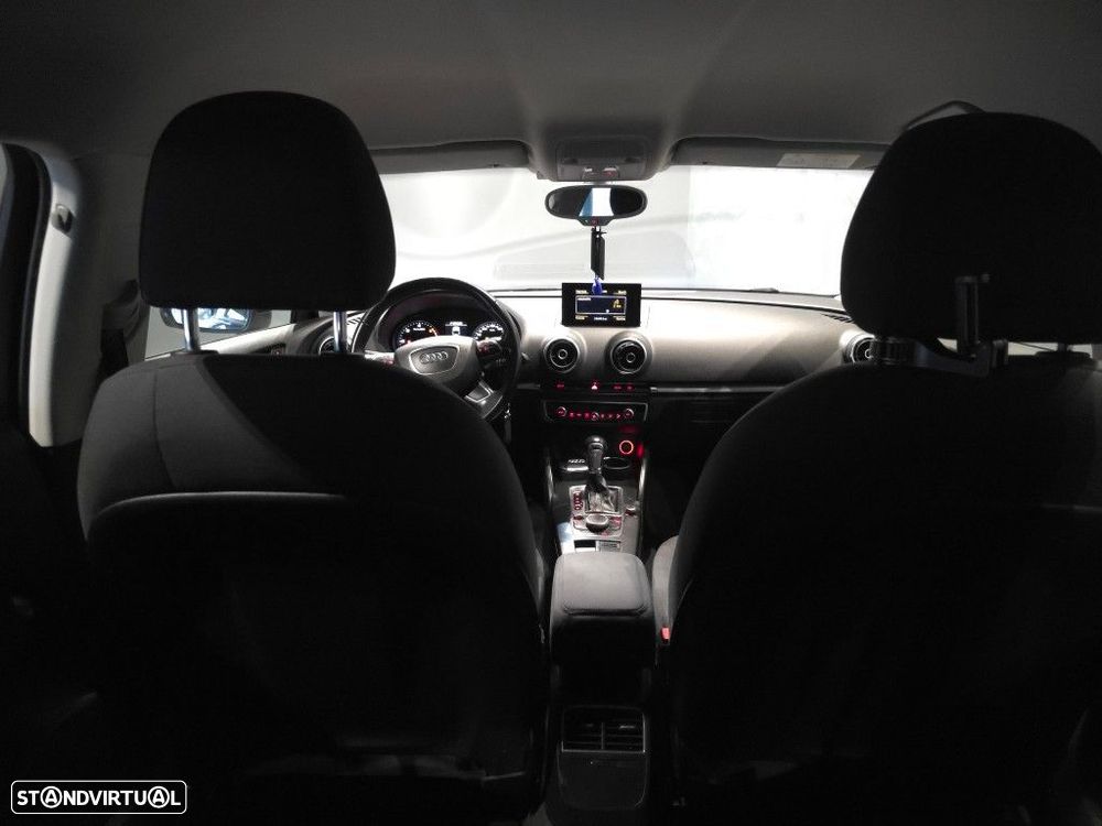 Audi A3 Sportback 1.6 TDI Attraction S tronic - 17