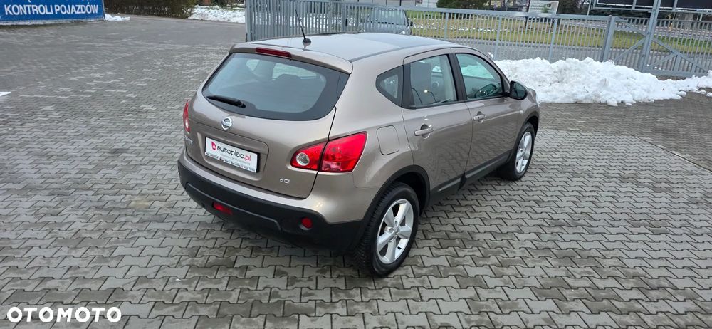 Nissan Qashqai 2.0 dCi 4 x 4 DPF tekna - 11