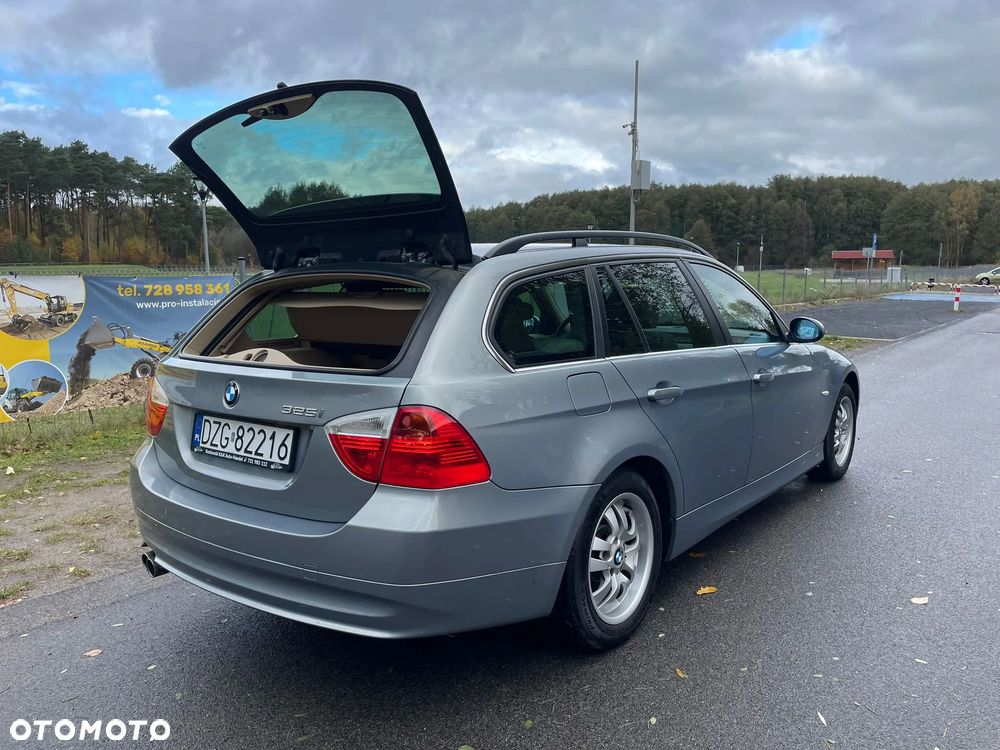 BMW Seria 3 325i Touring - 6