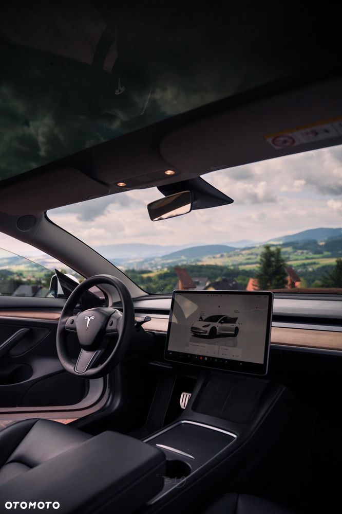 Tesla Model 3 - 11