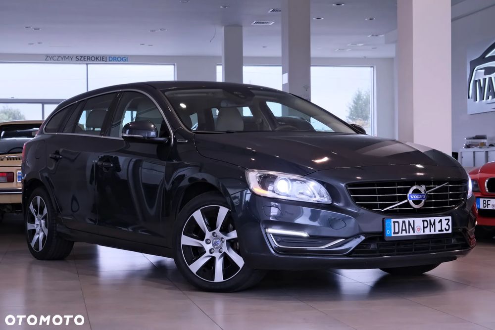 Volvo V60 D6 AWD Plug-in Hybrid Summum - 6