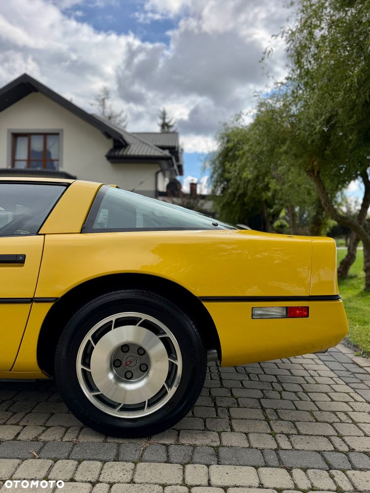 Chevrolet Corvette - 5