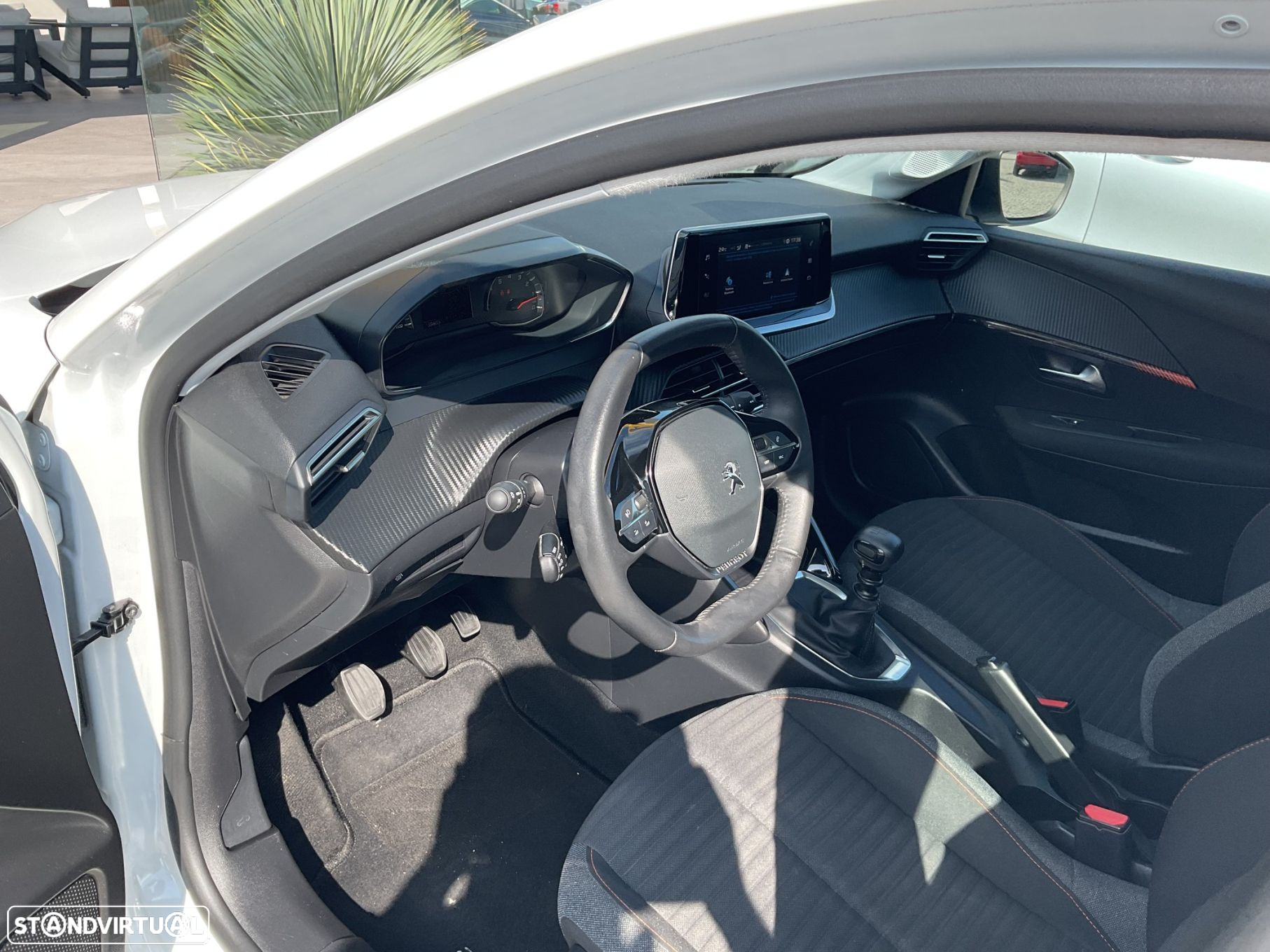 Peugeot 208 1.2 PureTech Active - 21