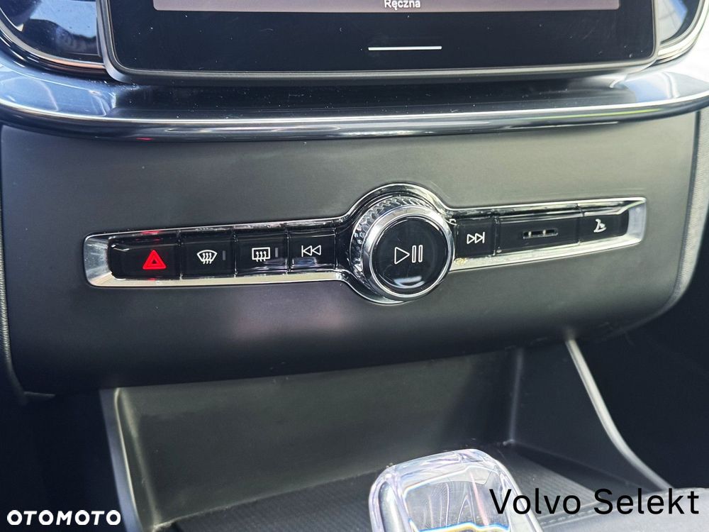 Volvo XC 90 - 22
