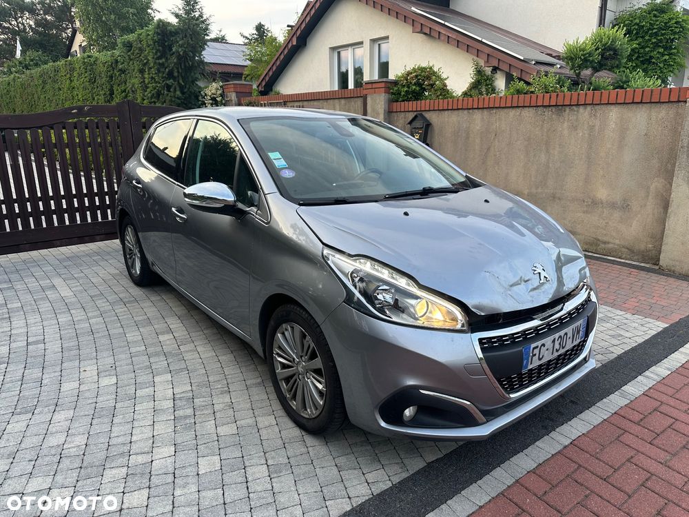 Peugeot 208 - 6