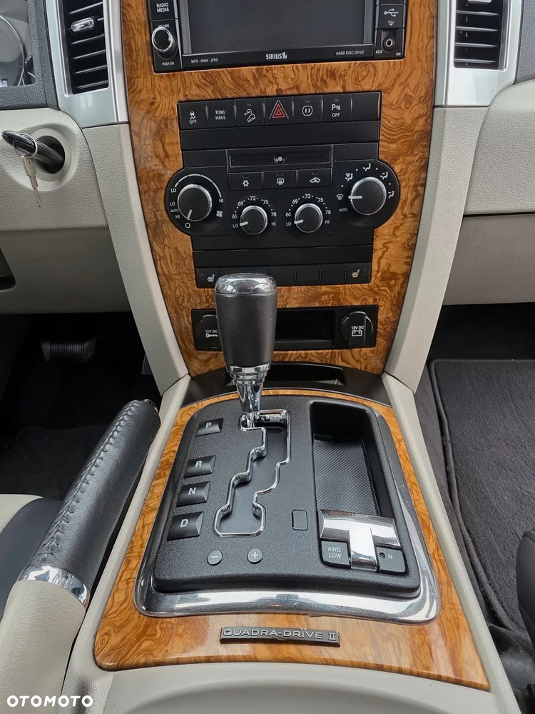 Jeep Grand Cherokee - 18