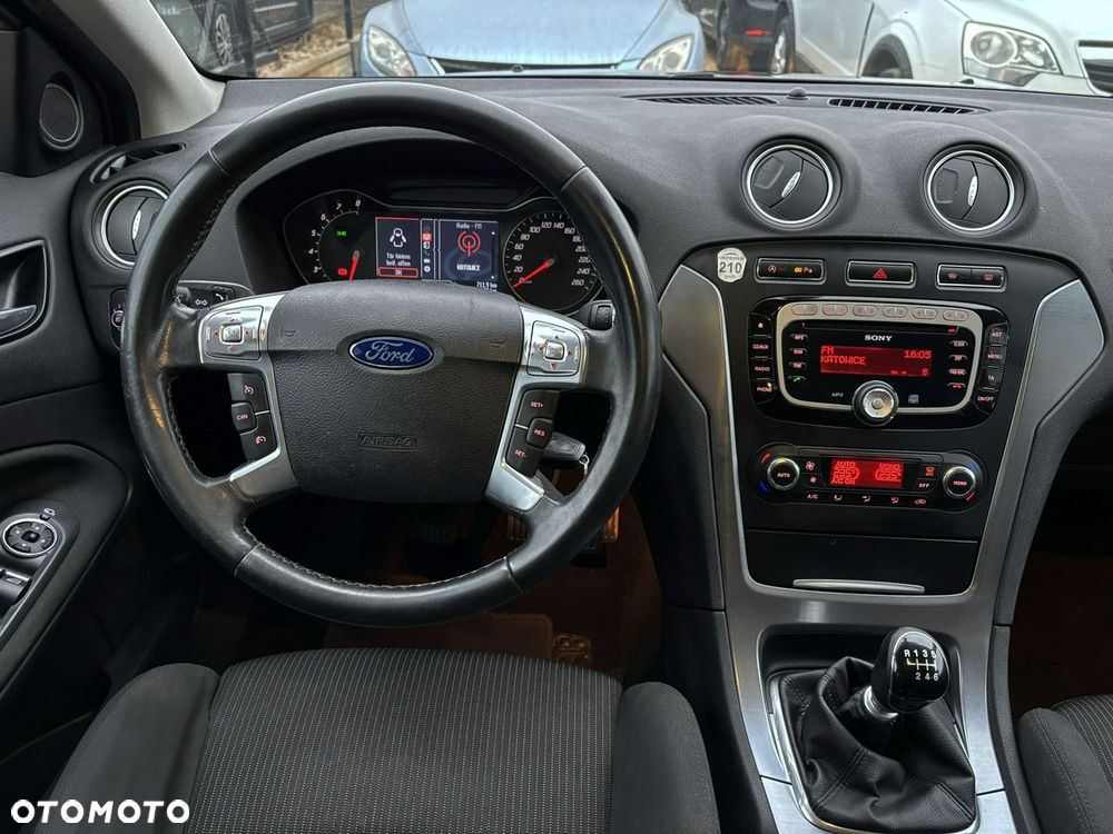 Ford Mondeo - 28
