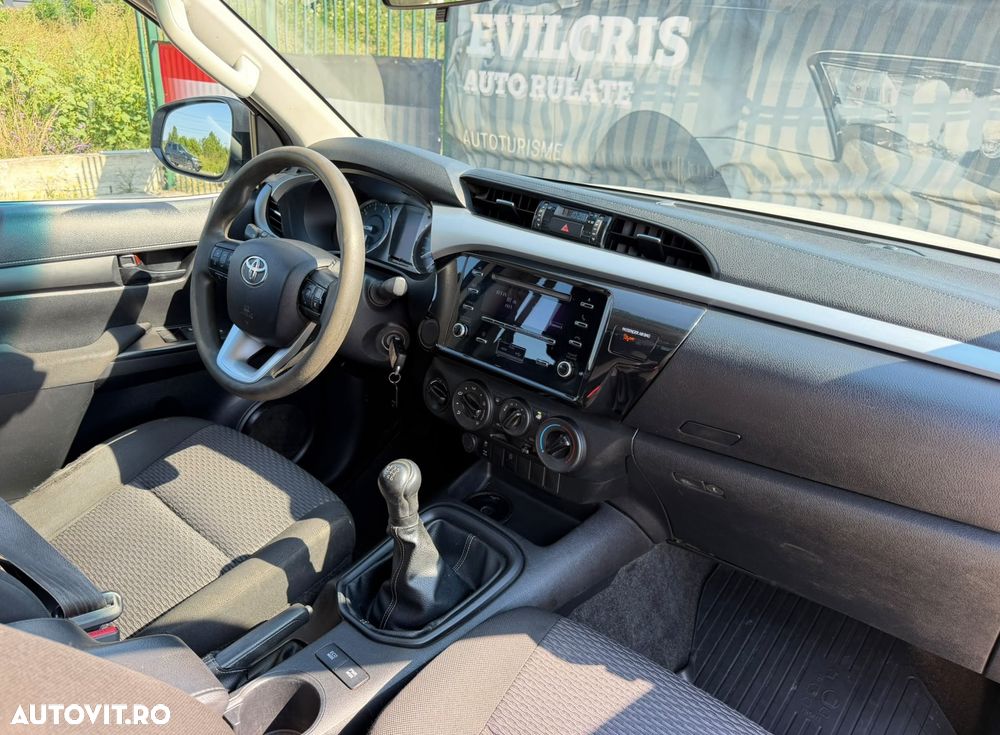 Toyota Hilux 2.4D 150CP 4x4 Double Cab 6MT Style - 16