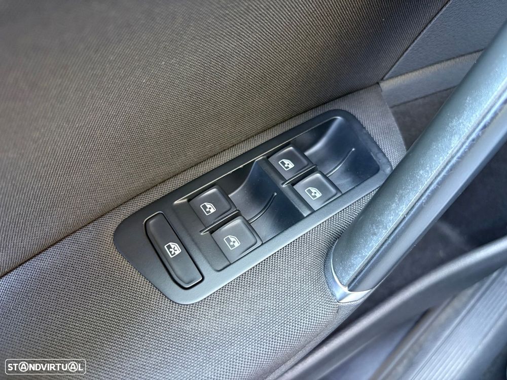 VW Golf Variant 1.6 TDi Confortline - 11