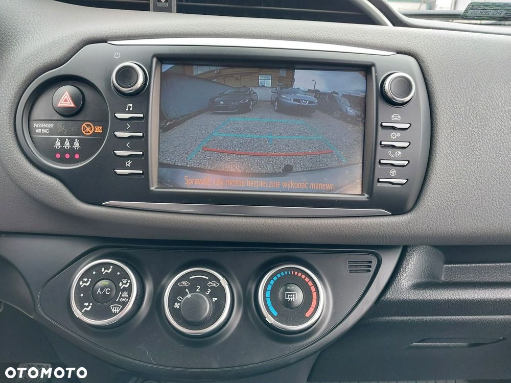 Toyota Yaris 1.5 Premium - 25