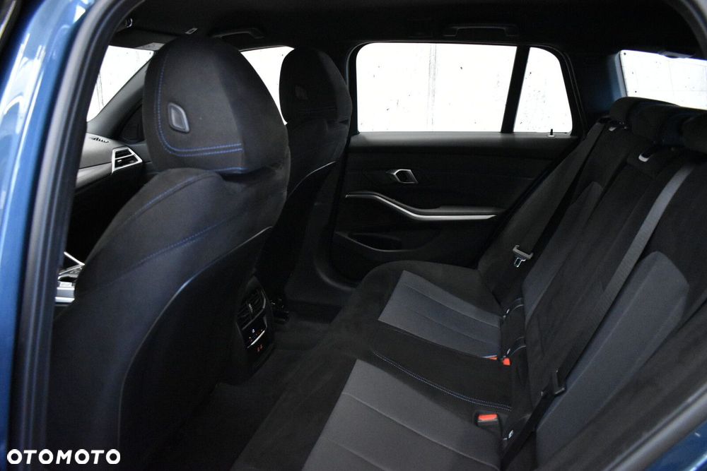 BMW Seria 3 330i M Sport sport - 22