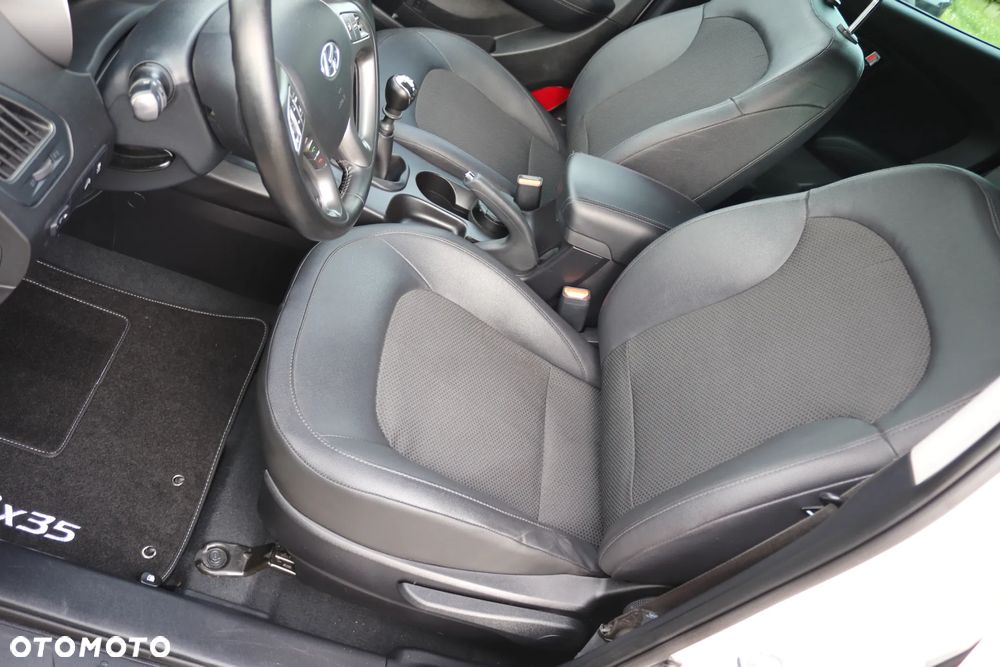 Hyundai ix35 1.6 2WD Fifa World Cup Edition - 25