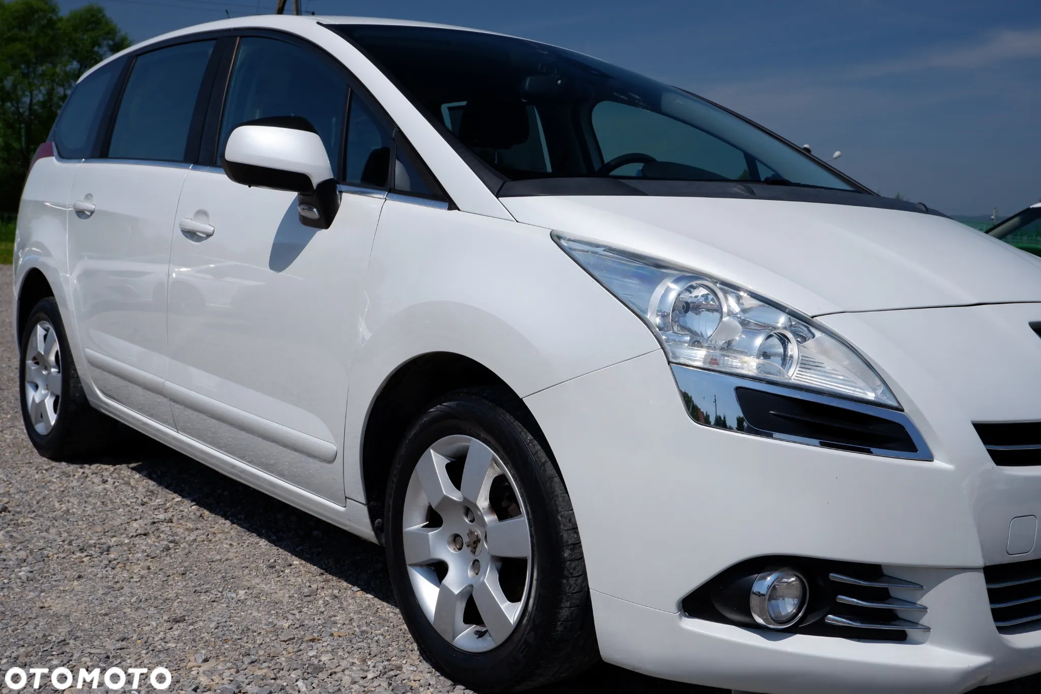 Peugeot 5008 HDI FAP 110 EGS6 Tendance - 2