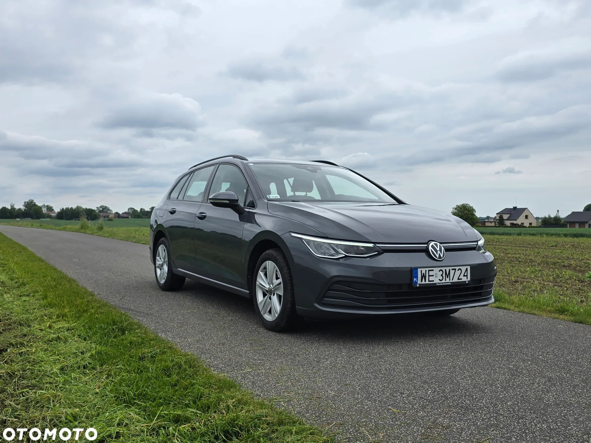 Volkswagen Golf - 1