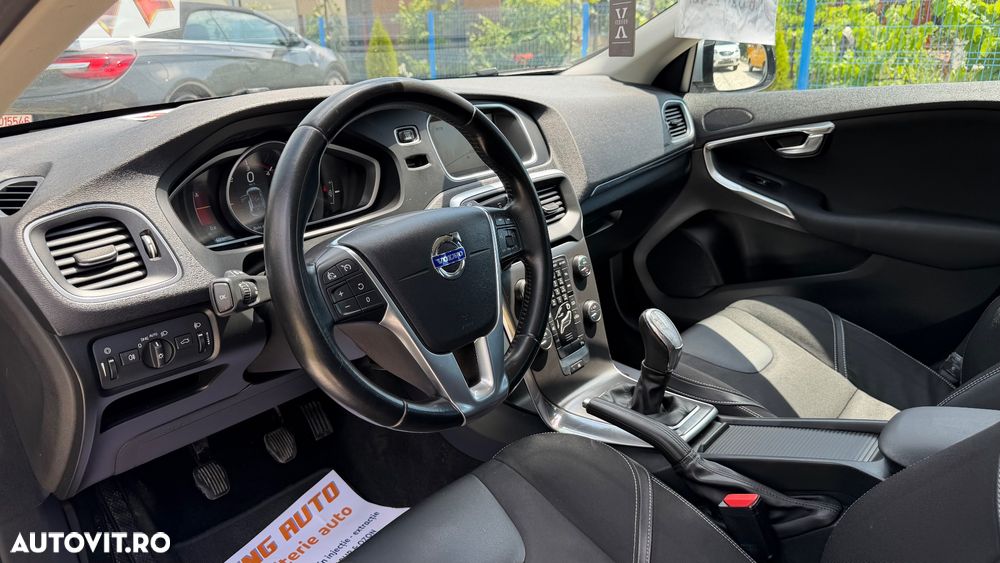 Volvo V40 D2 Momentum - 7