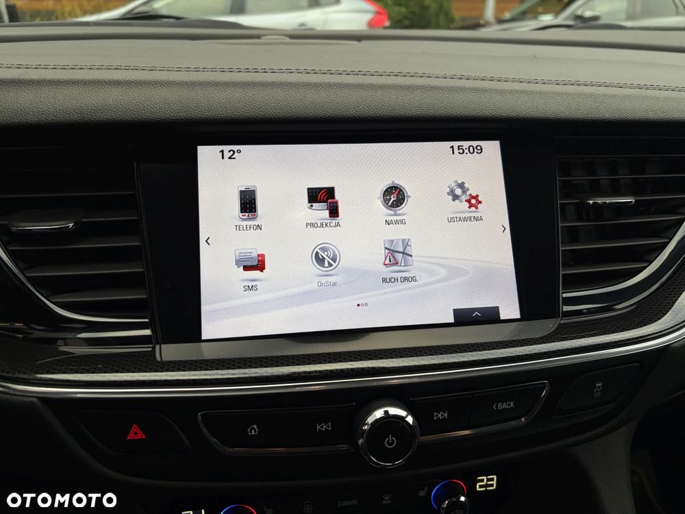 Opel Insignia - 25