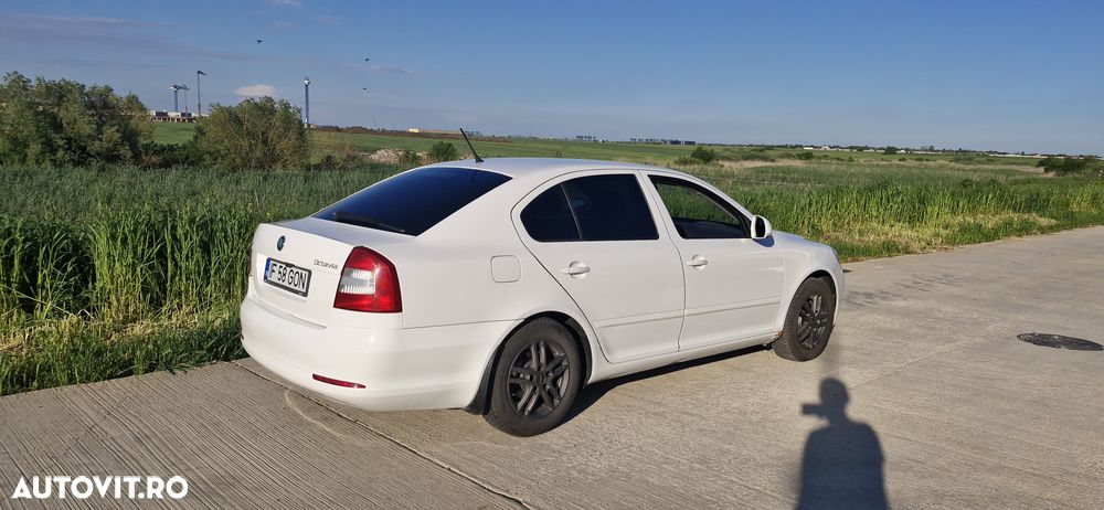 Skoda Octavia 1.6 TDI Ambiente - 3