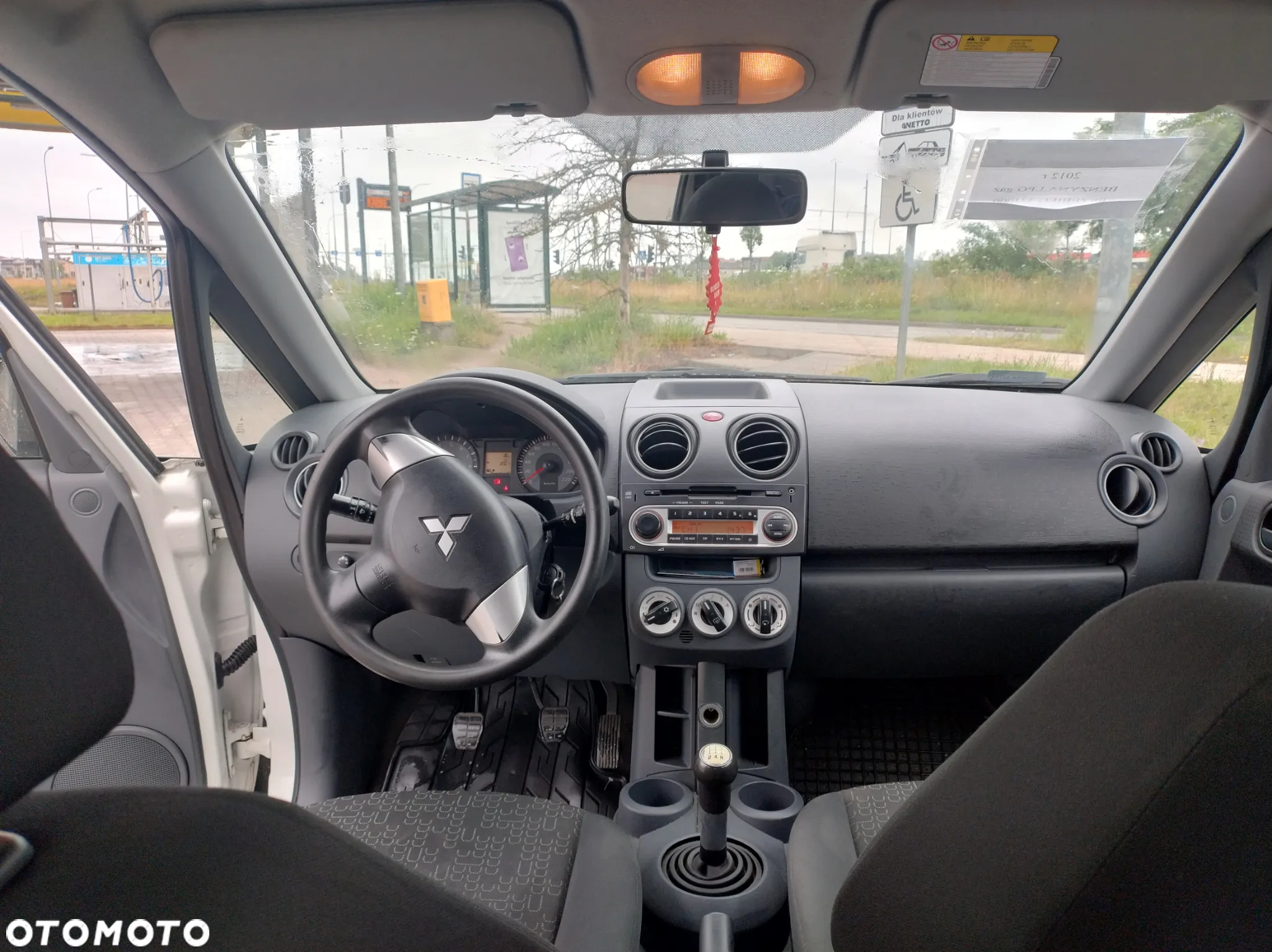Mitsubishi Colt 1.3 Inform - 10