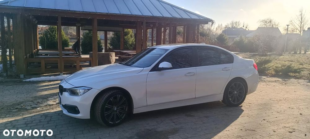 BMW Seria 3 320i Sport-Aut Sport Line - 15