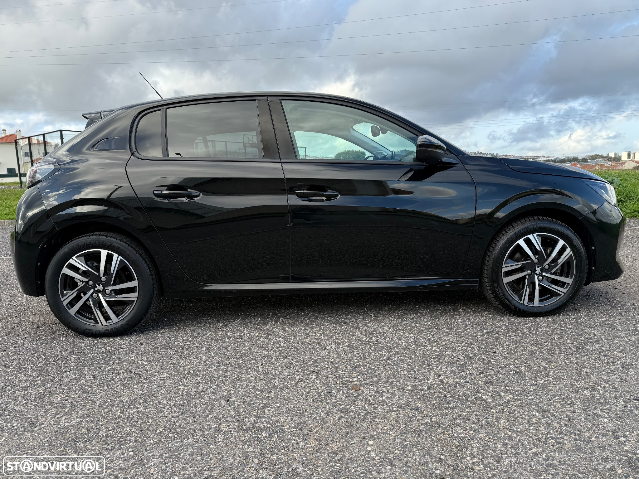 Peugeot 208 1.2 PureTech Allure - 8