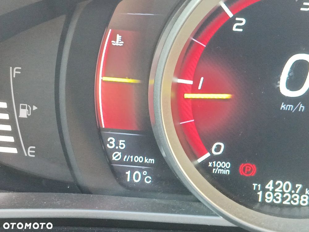 Volvo V40 D2 Summum - 8