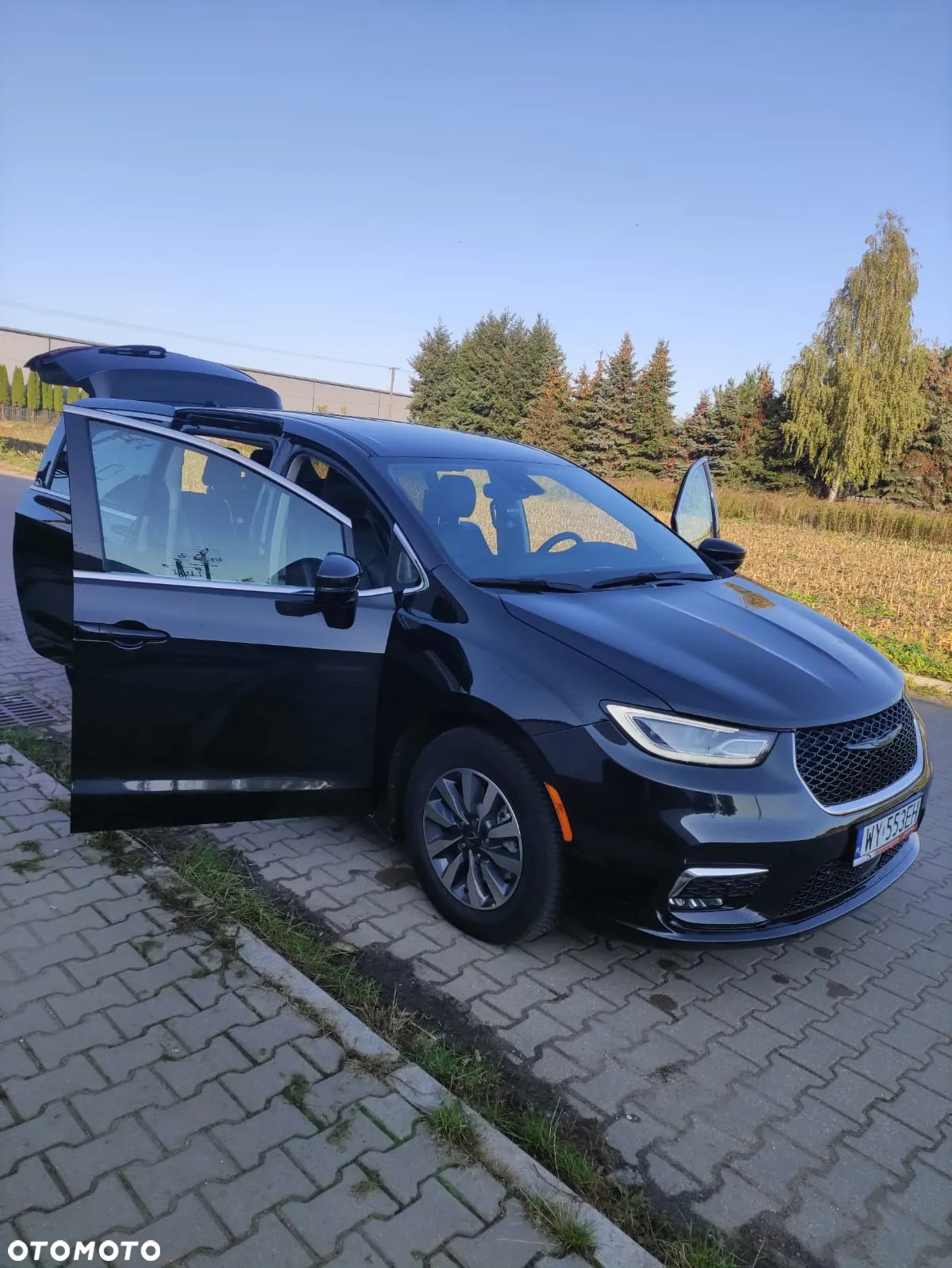 Chrysler Pacifica - 8