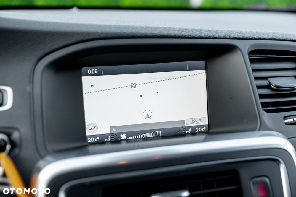Volvo V60 D4 AWD Geartronic Momentum - 36