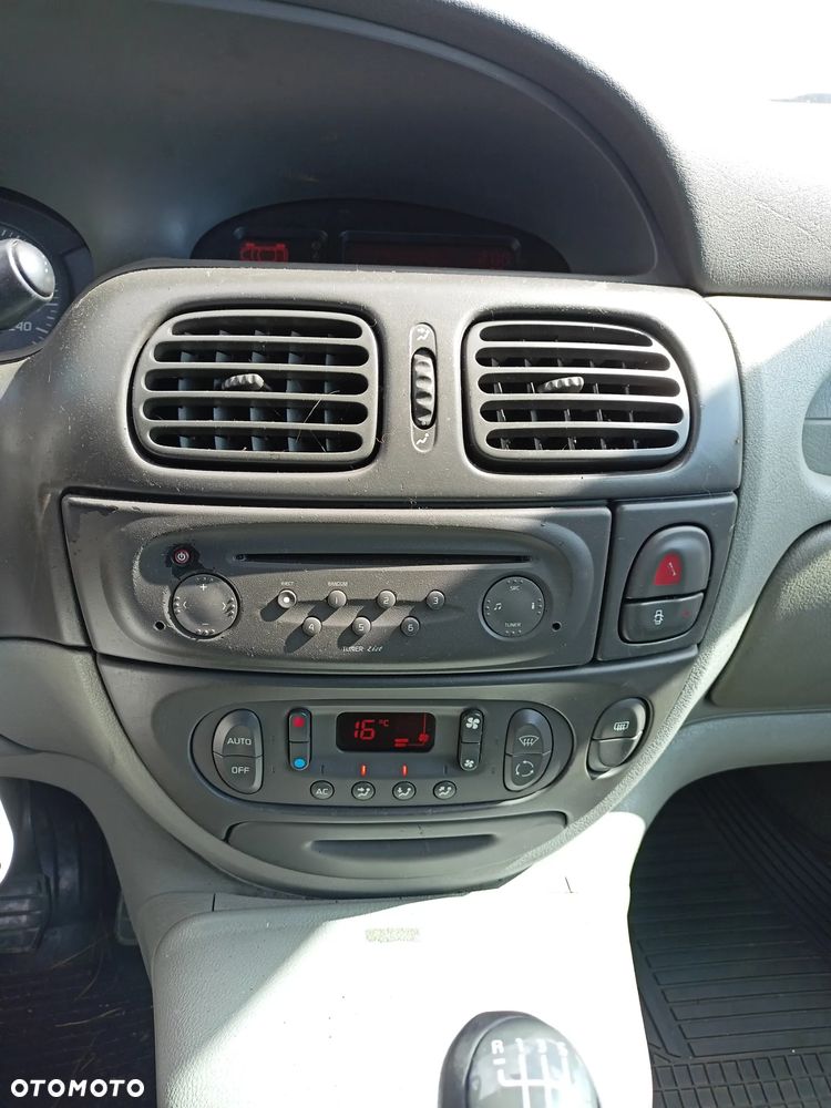 Renault Scenic - 10