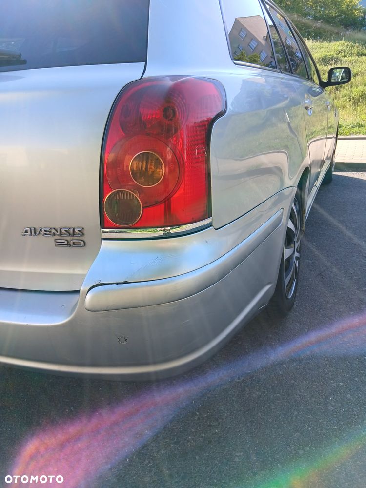 Toyota Avensis 2.0 D-4D Terra - 23