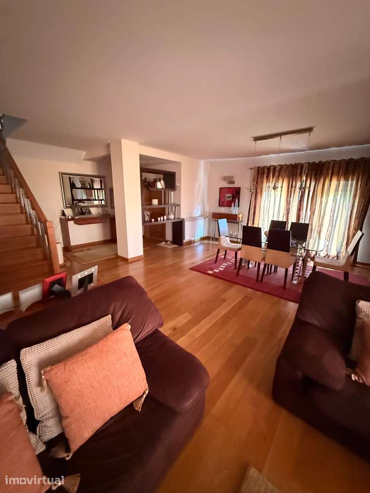 Moradia T4 com piscina e jardim em Cernache - Grande imagem: 4/8