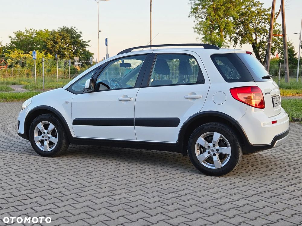 Suzuki SX4 1.6 Comfort Plus - 13