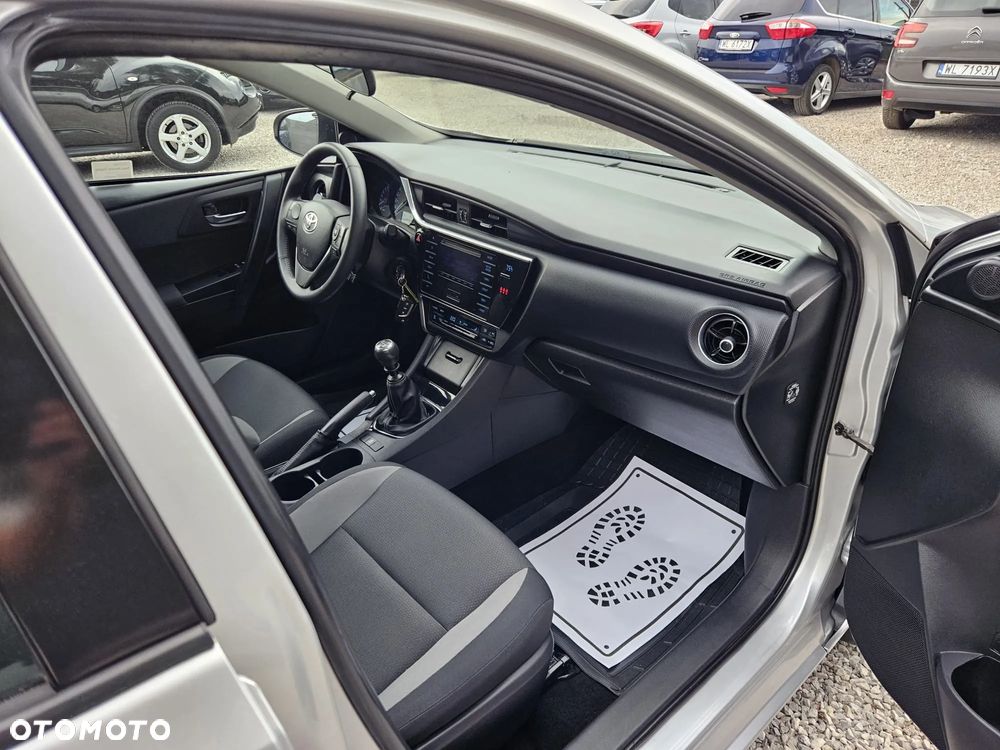 Toyota Auris 1.6 Premium - 25