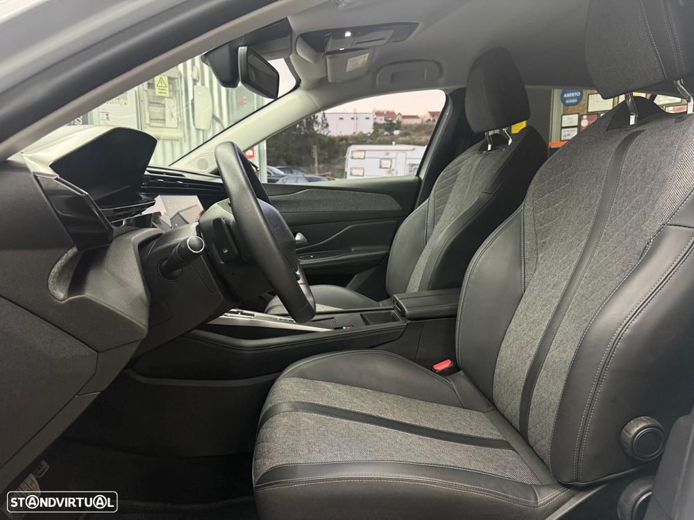 Peugeot 408 1.6 Hybrid Allure Pack e-EAT8 - 24