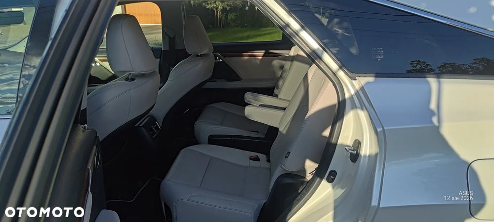 Lexus RX - 8