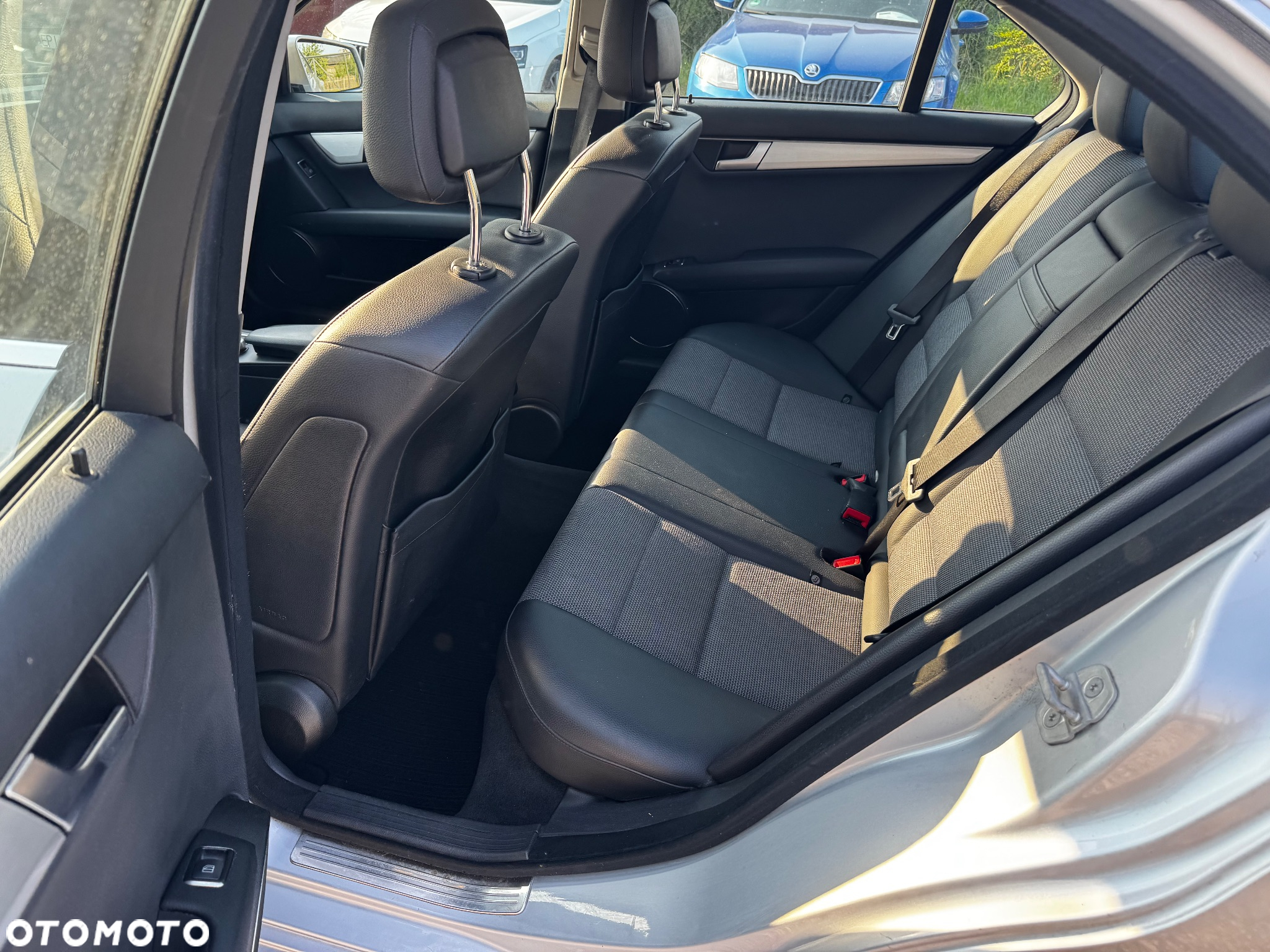 Mercedes-Benz Klasa C 200 CGI BlueEff Avantgarde - 25