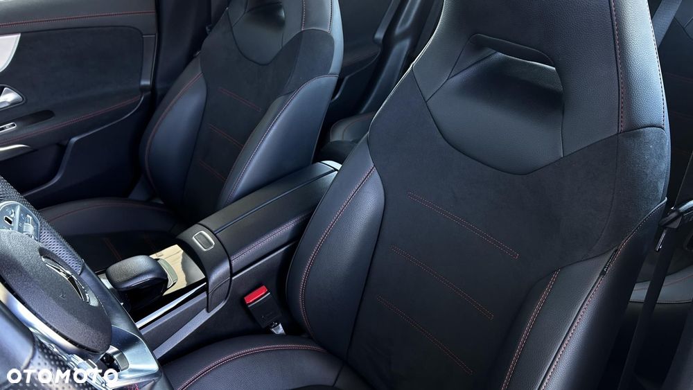 Mercedes-Benz CLA 180 AMG Line 7G-DCT - 12