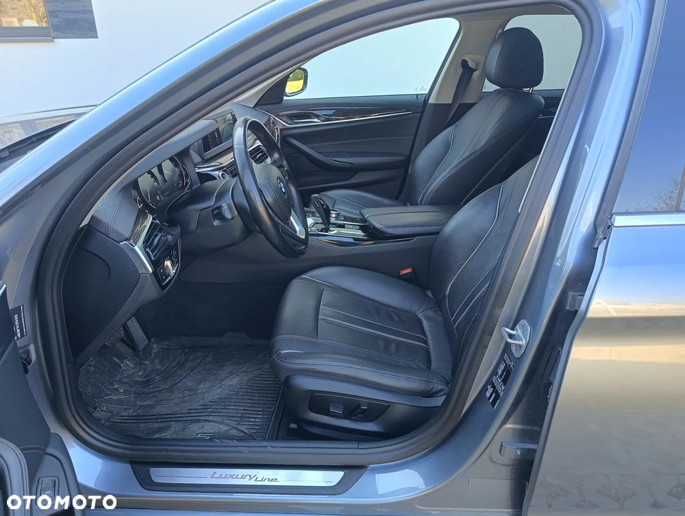 BMW Seria 5 525d Luxury Line sport - 11