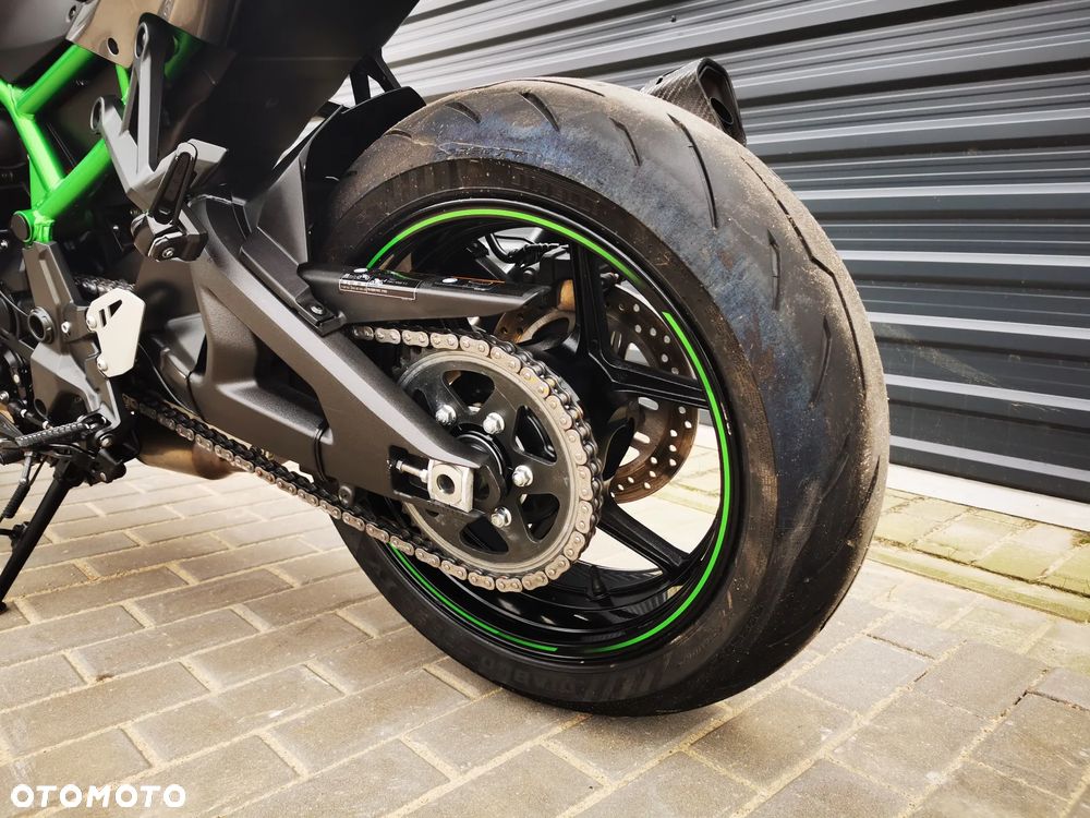 Kawasaki H2 - 21