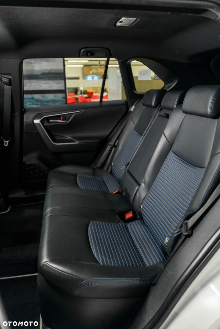 Toyota RAV4 - 11