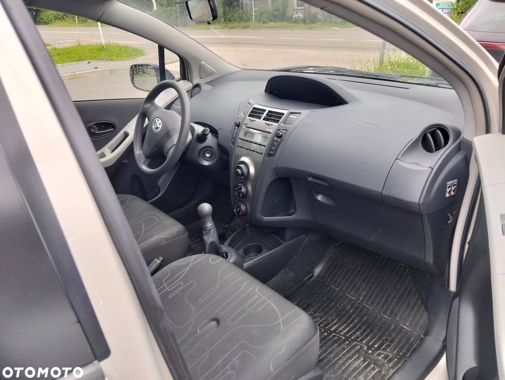 Toyota Yaris 1.0 Active - 3