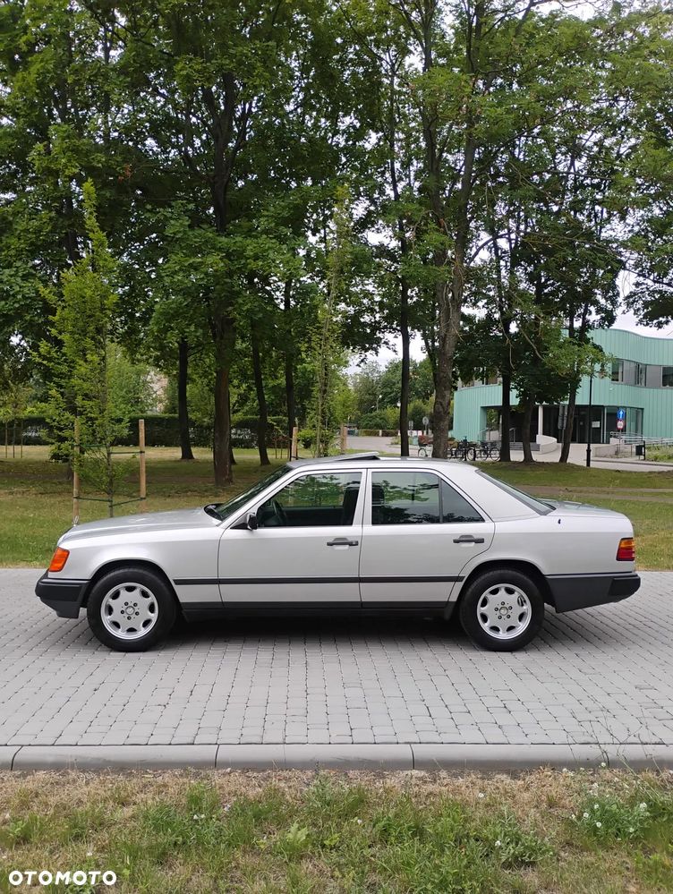 Mercedes-Benz W124 (1984-1993) - 13