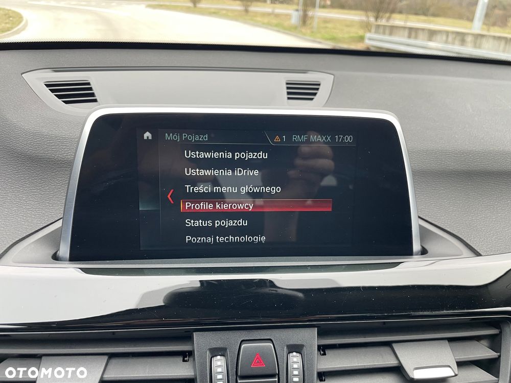 BMW X1 sDrive18i Sport Line - 28